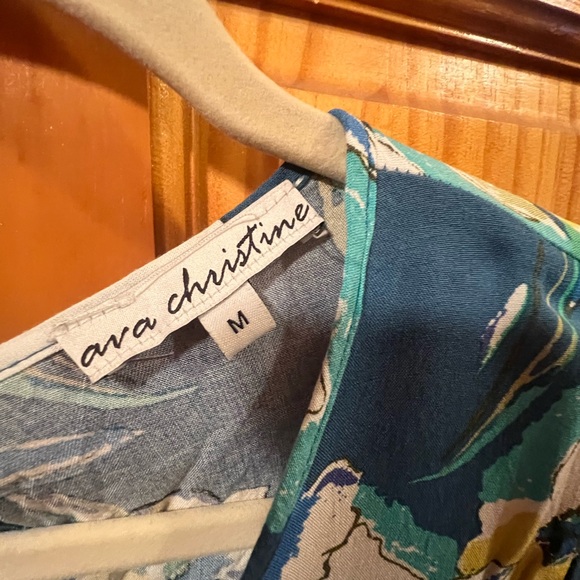 Women’s cap sleeve top in excellent condition. - Picture 3 of 4